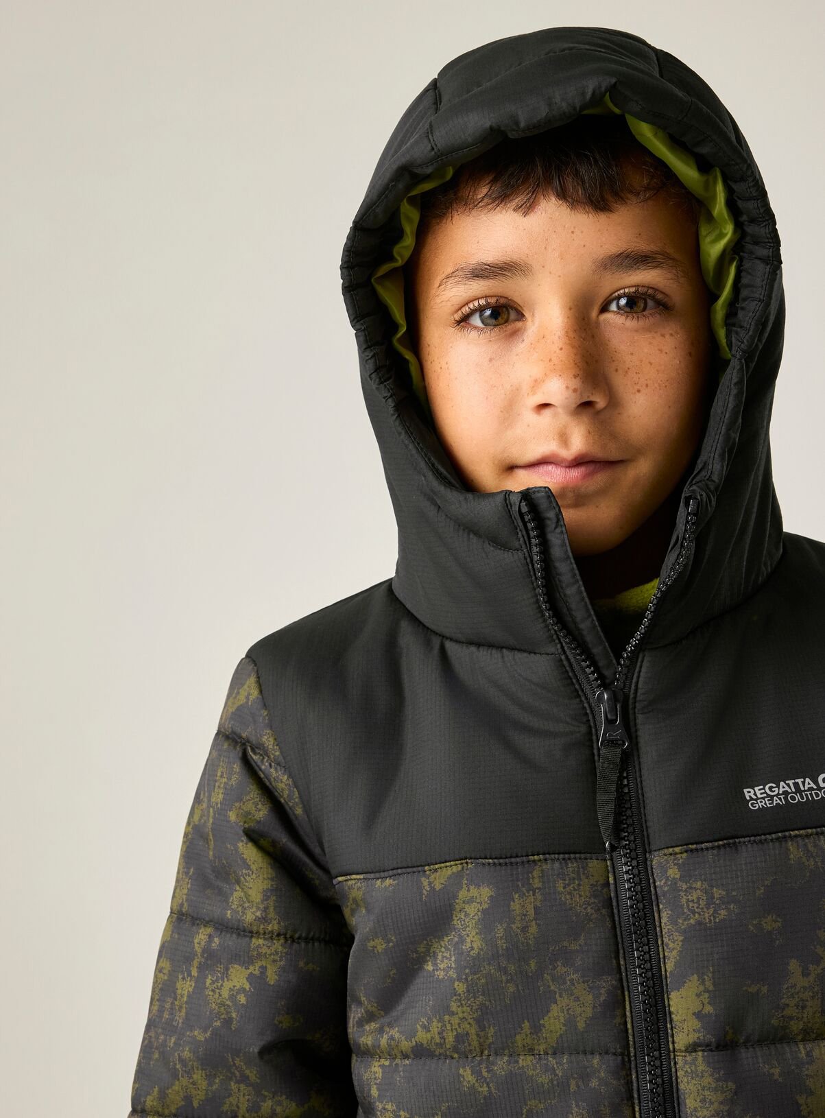 REGATTA Lofthouse Water Repellent Padded Jacket Camo 3-4 Years - Image 4 thumbnail
